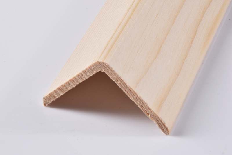 Kątownik 44x44 ŚWIERK